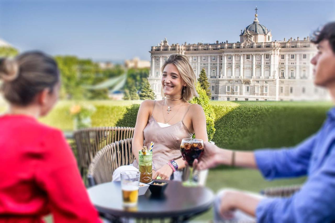 Apartosuites Jardines De Sabatini Madrid Ngoại thất bức ảnh