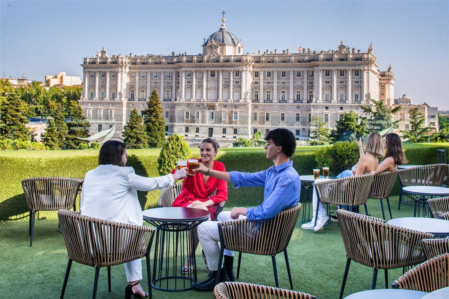 Apartosuites Jardines De Sabatini Madrid Ngoại thất bức ảnh