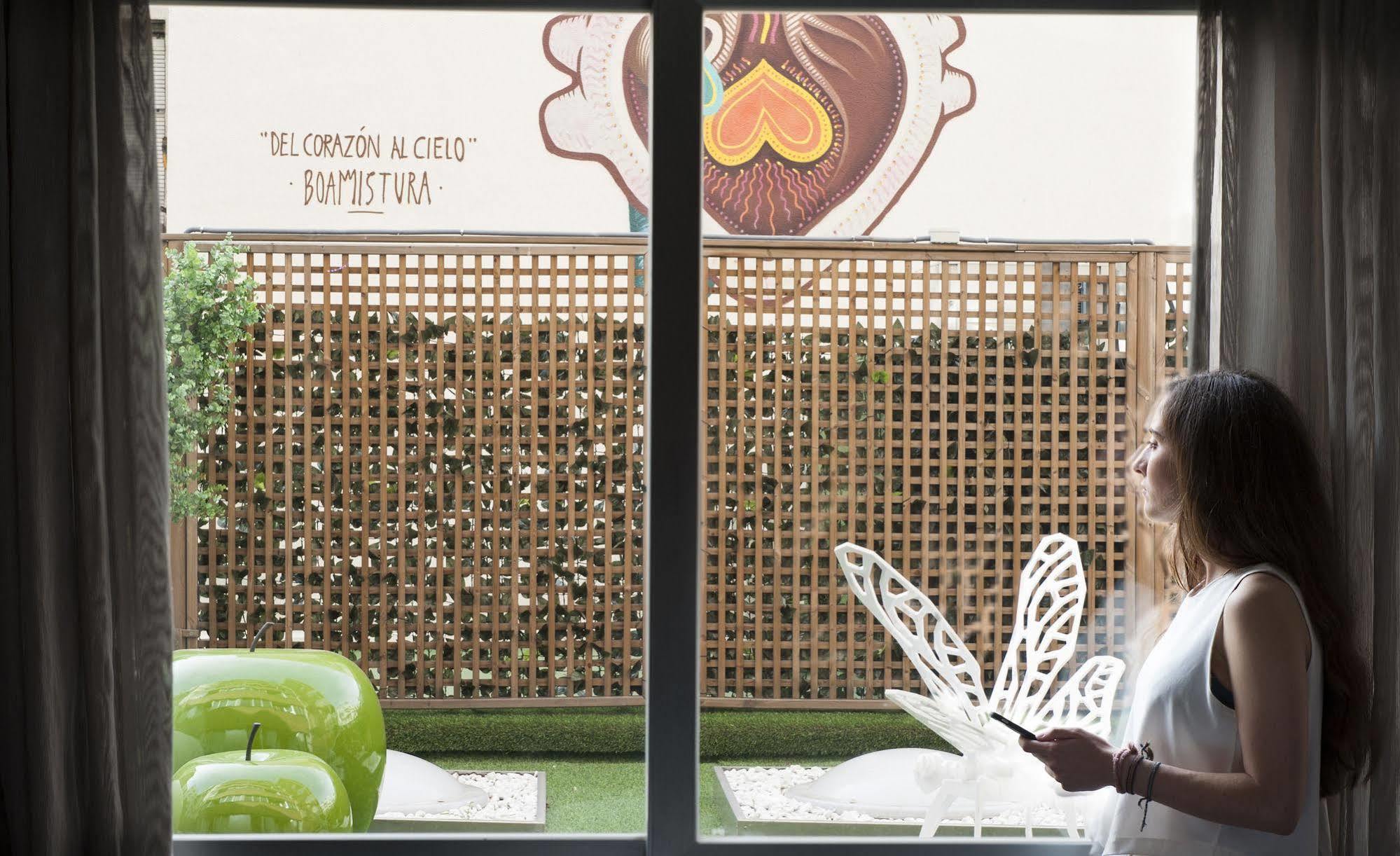 Apartosuites Jardines De Sabatini Madrid Ngoại thất bức ảnh
