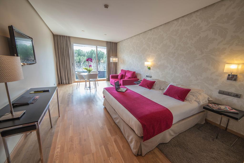 Apartosuites Jardines De Sabatini Madrid Ngoại thất bức ảnh