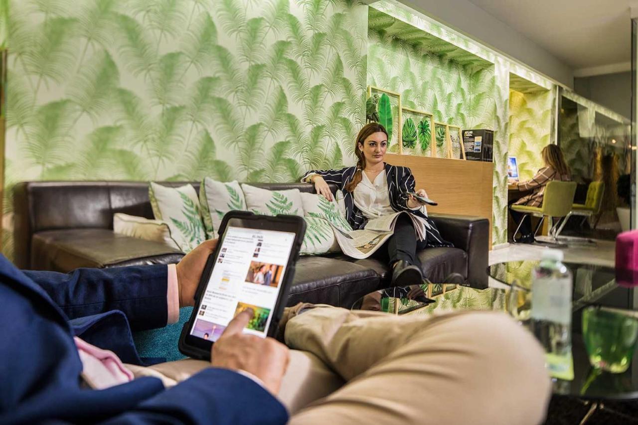 Apartosuites Jardines De Sabatini Madrid Ngoại thất bức ảnh
