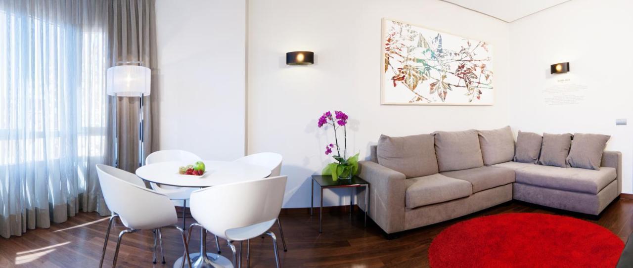 Apartosuites Jardines De Sabatini Madrid Ngoại thất bức ảnh
